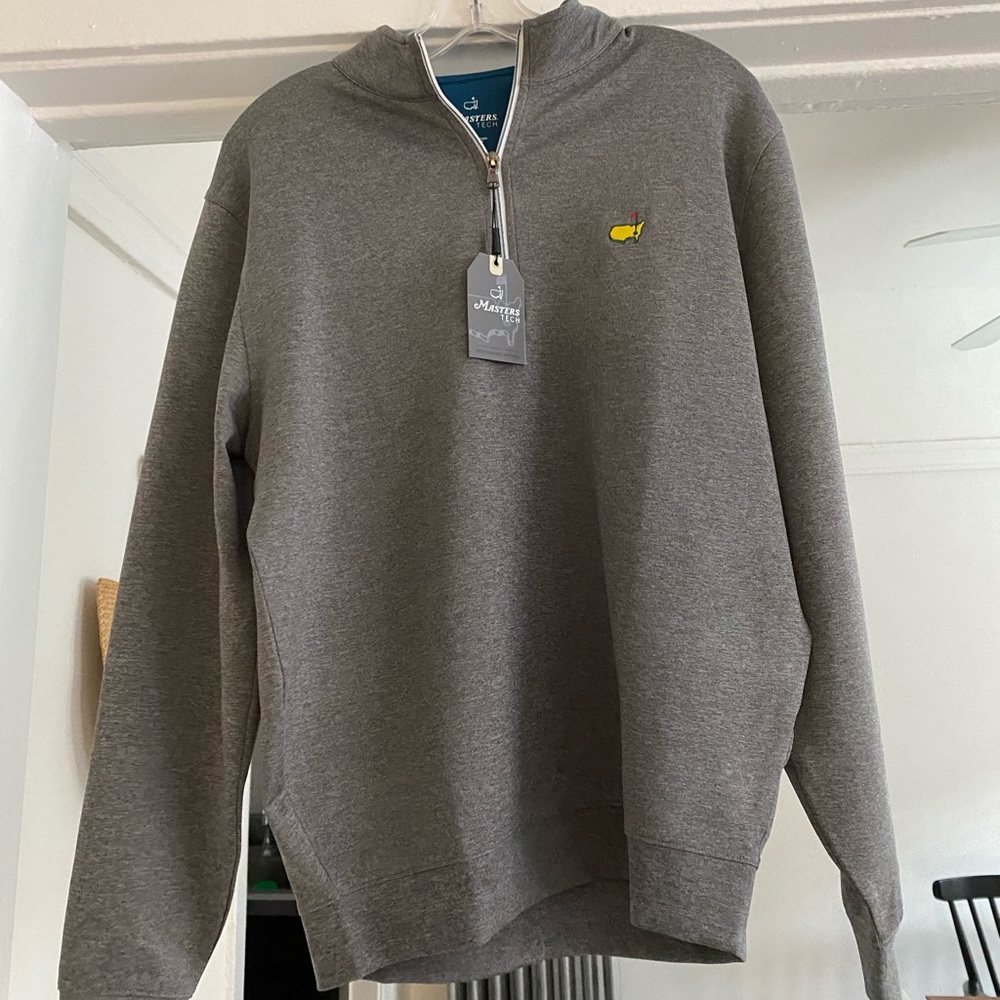 NWT Men’s Masters Tech Pullover